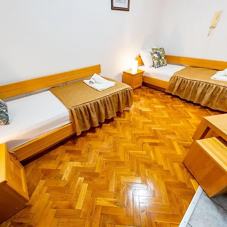Aparthotel Demadino