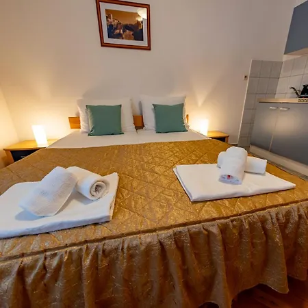 Demadino Aparthotel