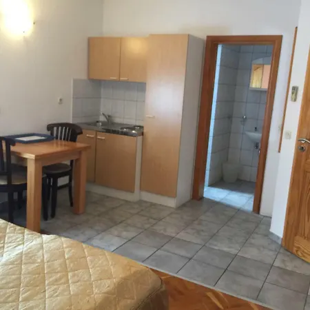 Demadino Aparthotel 3*